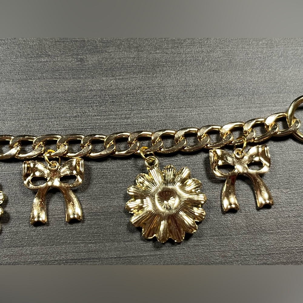 Bag Charm Chain in Gold Tone with Blue Flowers and White Bow Ties - Picture 4 of 4